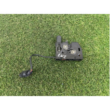 Замок капота