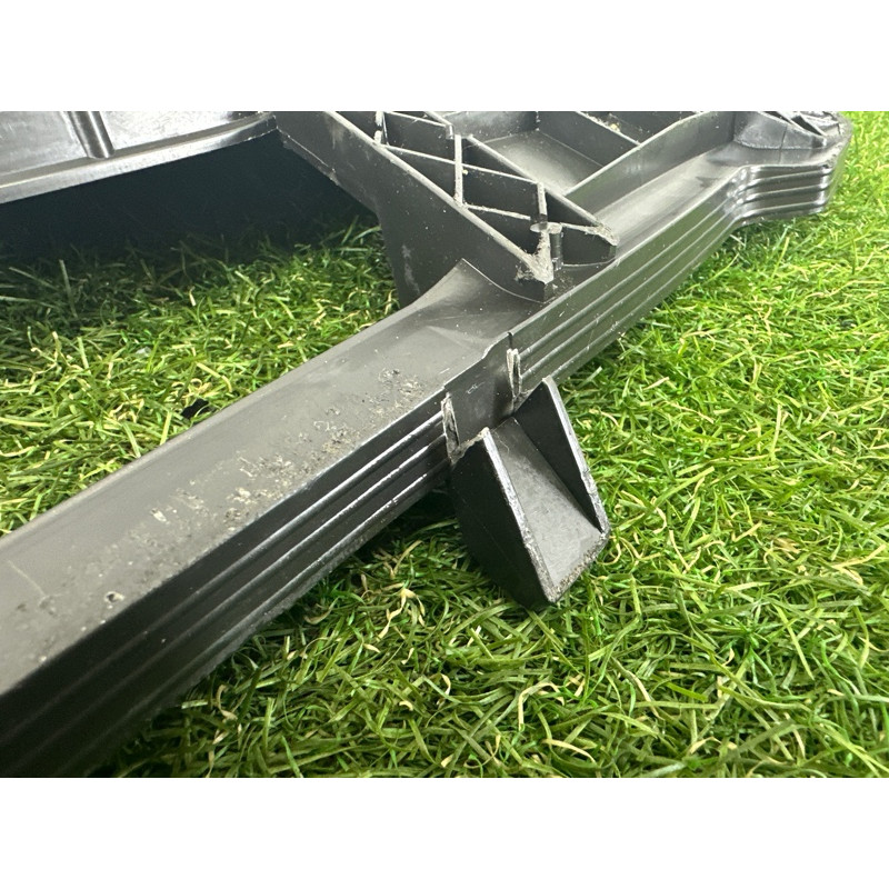 Защита бампера (кузов и элементы) AUDI Q5 8R 2012 2.0 CAEB 8R0807233