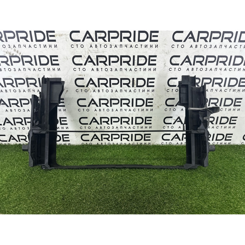 Рамка радиатора (кузов и элементы) BMW 7-series F01 2011 3.0 N54 17117804617