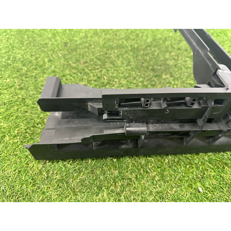 Рамка радиатора (кузов и элементы) BMW 7-series F01 2011 3.0 N54 17117804617