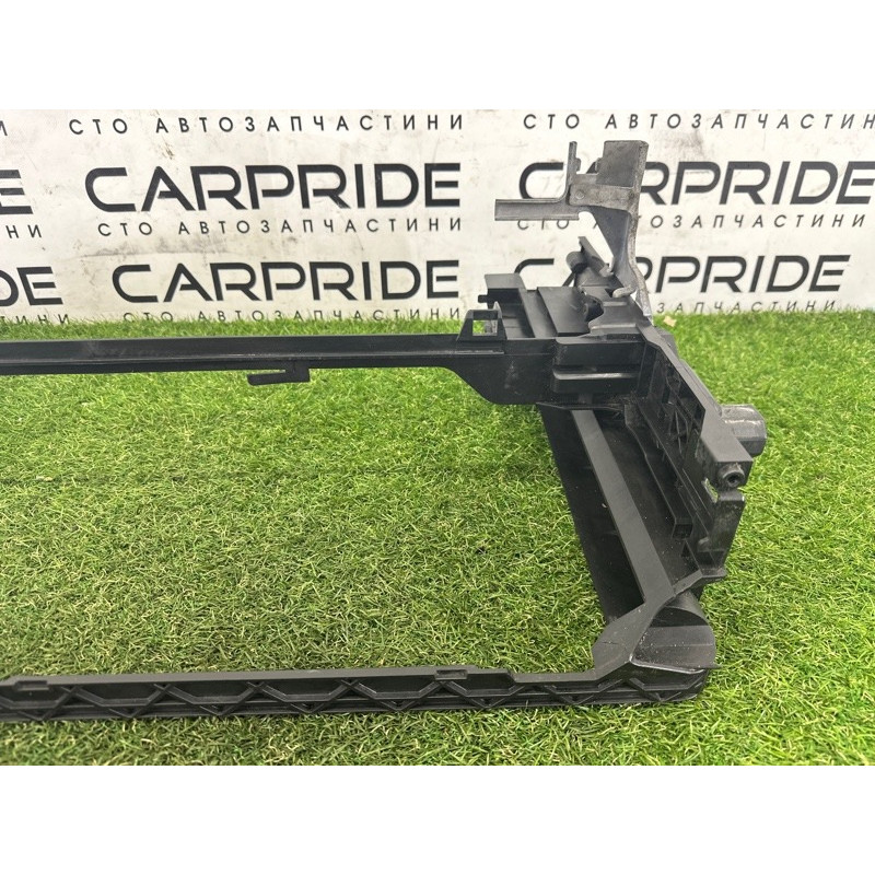 Рамка радиатора (кузов и элементы) BMW 7-series F01 2011 3.0 N54 17117804617