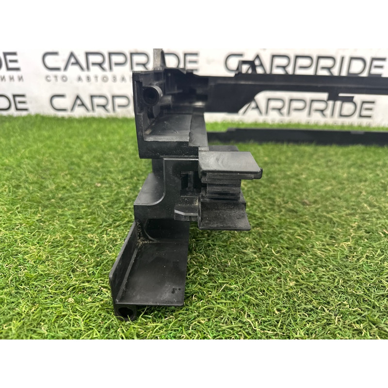 Рамка радиатора (кузов и элементы) BMW 7-series F01 2011 3.0 N54 17117804617