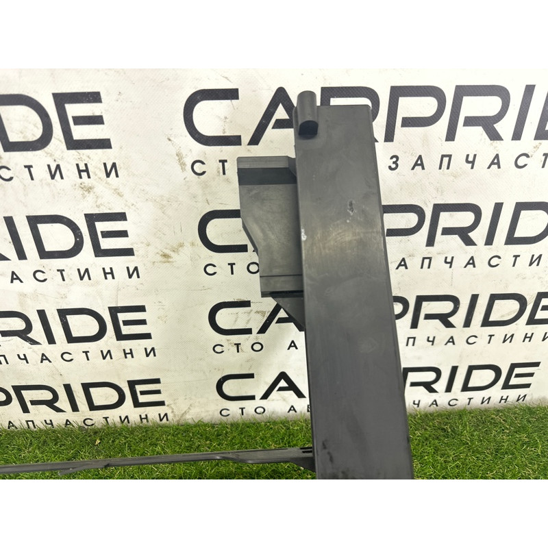 Рамка радиатора (кузов и элементы) BMW 7-series F01 2011 3.0 N54 17117804617