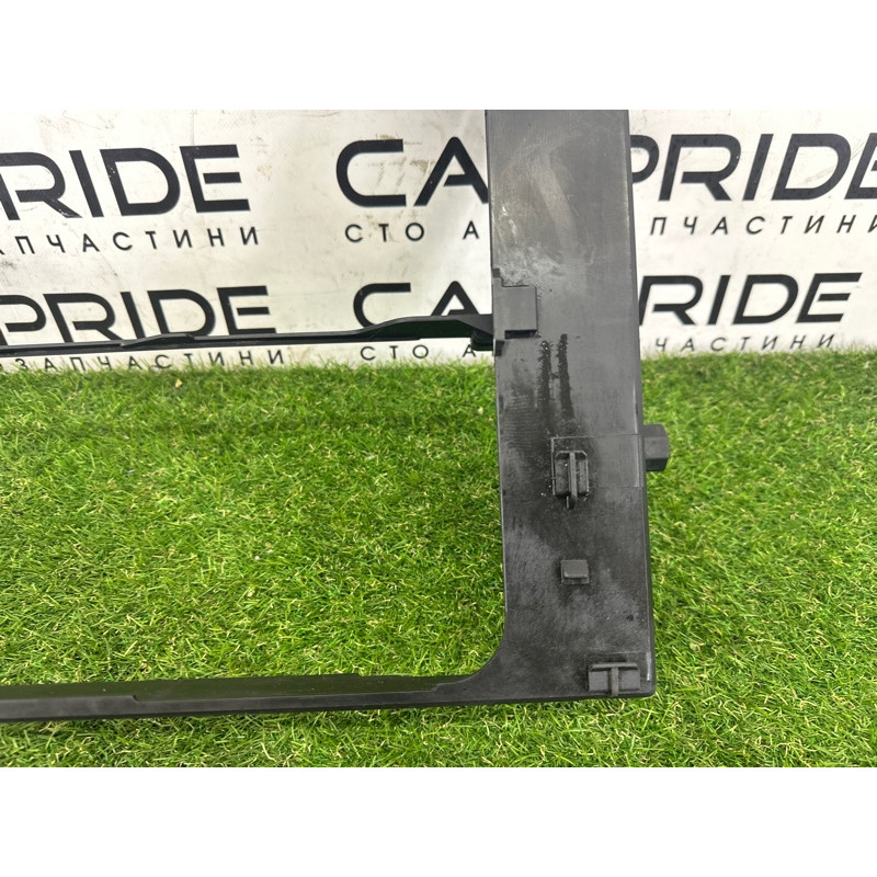 Рамка радиатора (кузов и элементы) BMW 7-series F01 2011 3.0 N54 17117804617