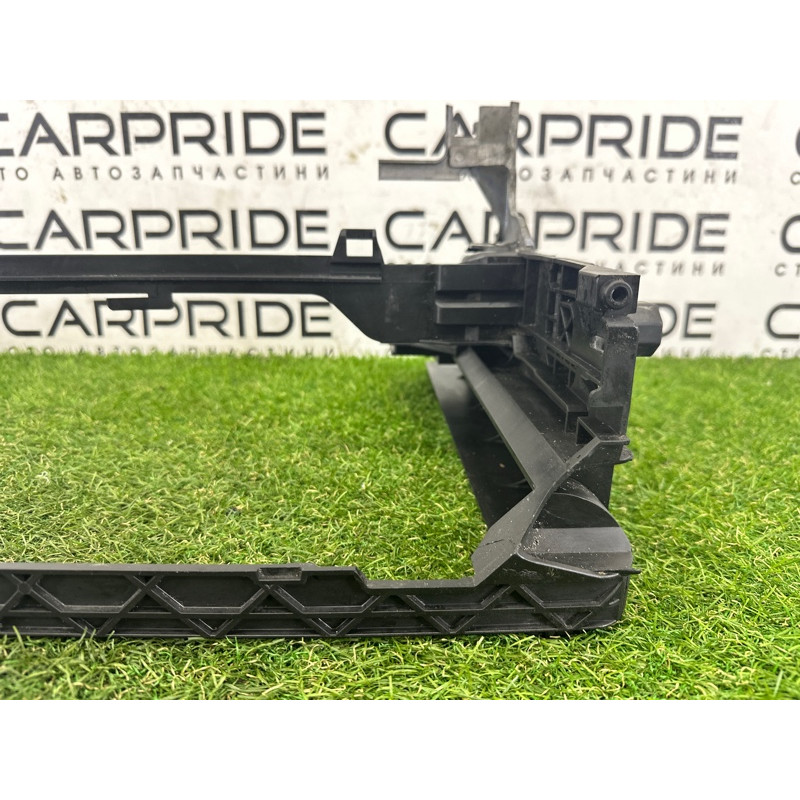 Рамка радиатора (кузов и элементы) BMW 7-series F01 2011 3.0 N54 17117804617