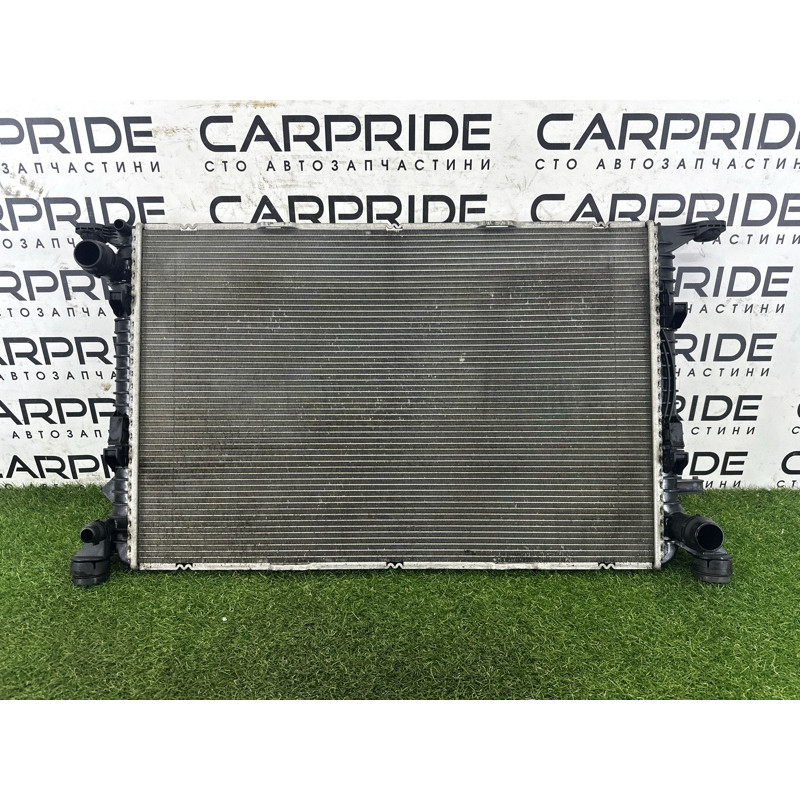 Радиатор охлаждения (система охлаждения) AUDI A7 4G 2012 3.0 CGXB 8K0121251H