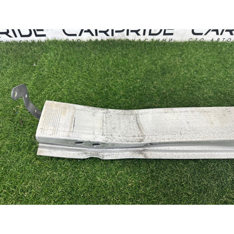 Усилитель бампера (наружные элементы кузова) AUDI Q5 8R 2012 2.0 CAEB 8R0807113B