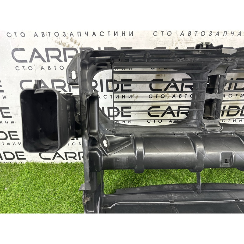 Диффузор радиатора (кузов и элементы) BMW 7-series F01 2011 3.0 N54 51747183854