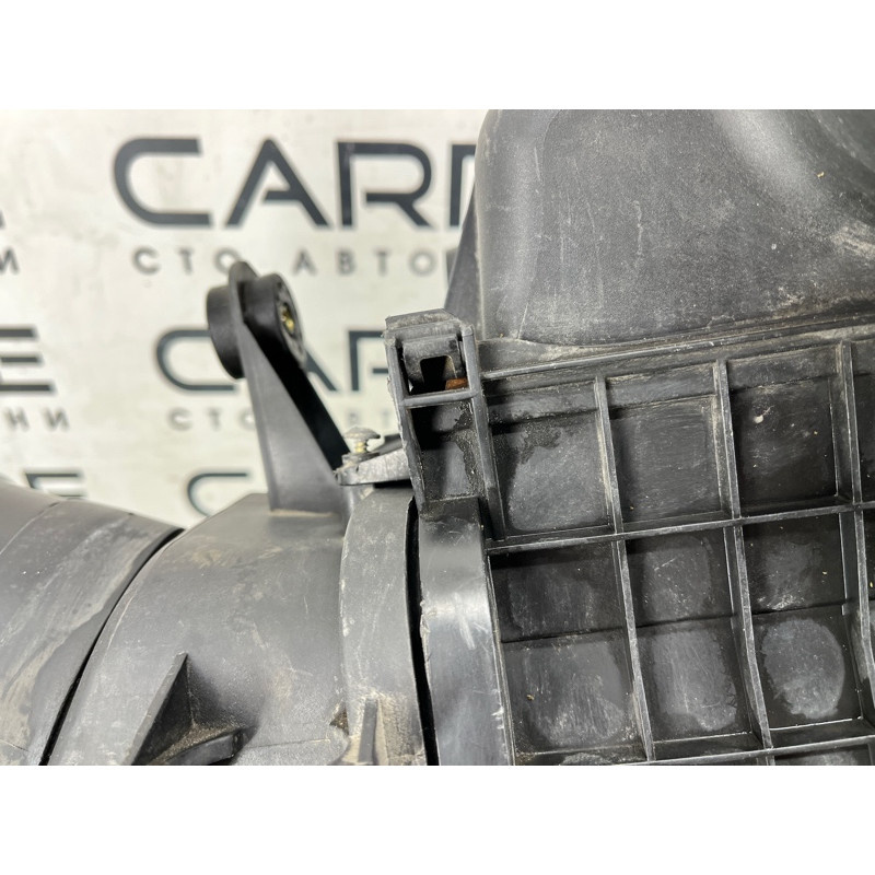 Корпус воздушного фильтра (впускная система) BMW 7-series E65 N62B44 13 71 7 501 198