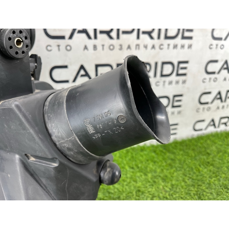 Корпус воздушного фильтра (впускная система) BMW 7-series E65 N62B44 13 71 7 501 198