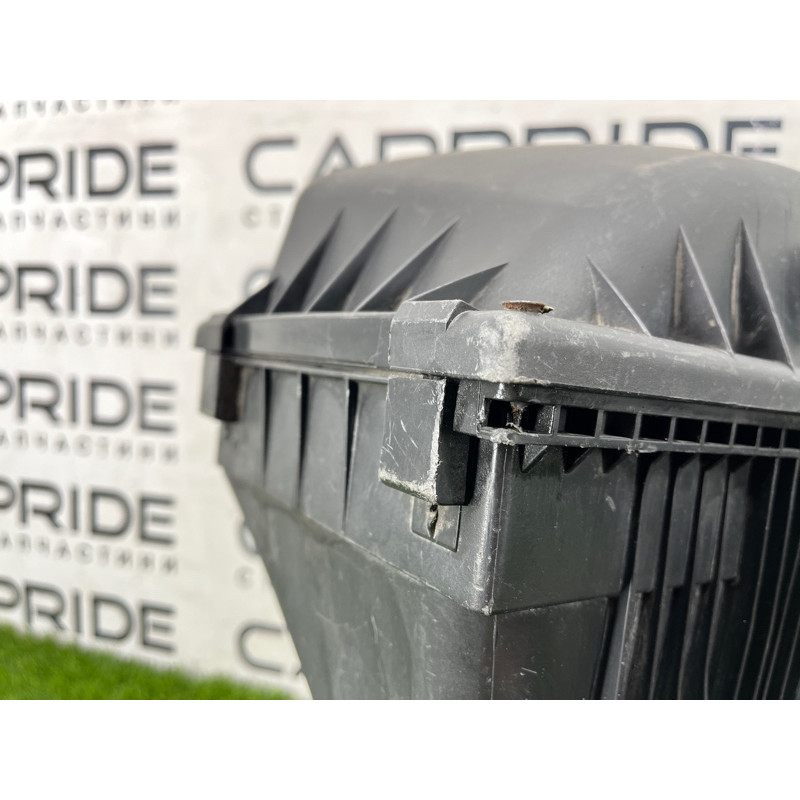 Корпус воздушного фильтра (впускная система) BMW 7-series E65 N62B44 13 71 7 501 198