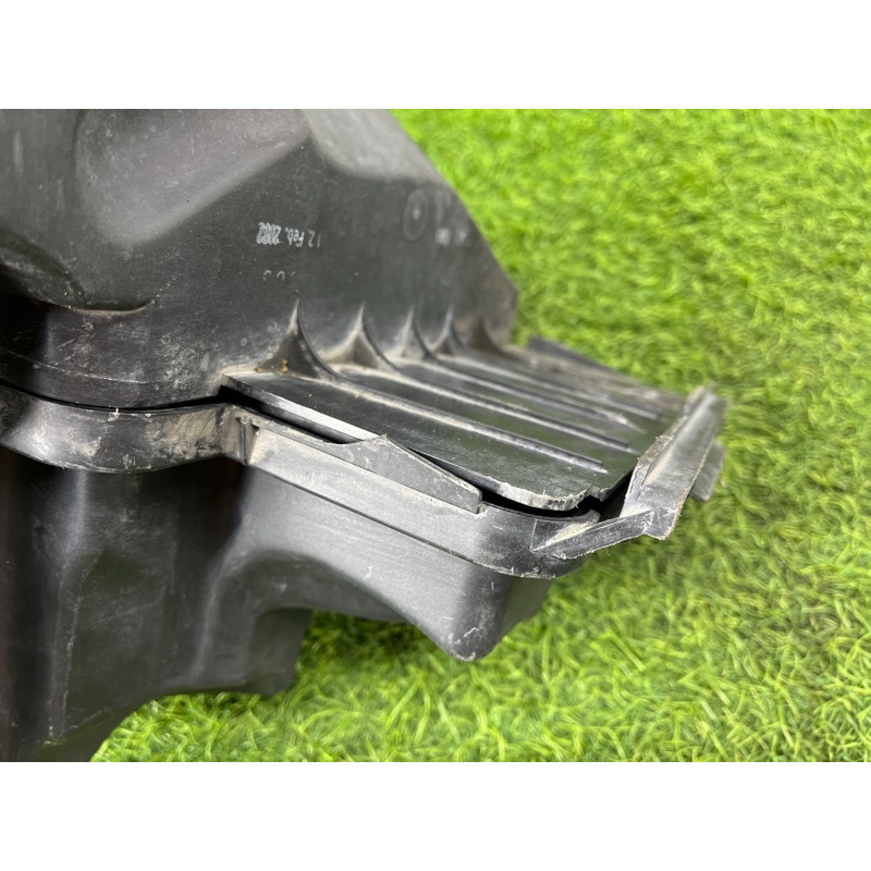 Корпус воздушного фильтра (впускная система) BMW 7-series E65 N62B44 13 71 7 501 198