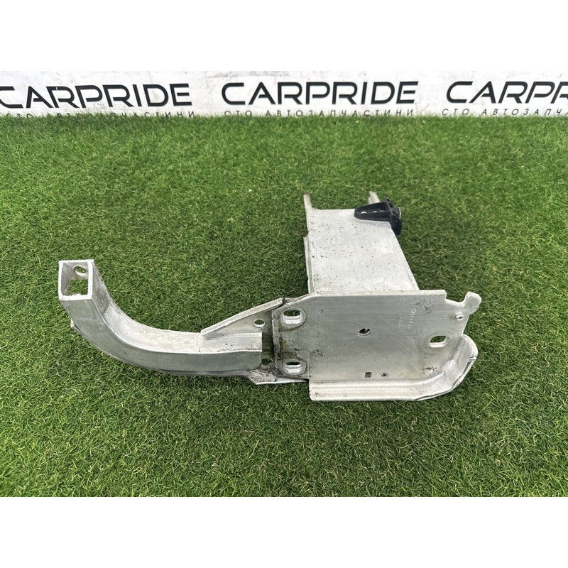 Кронштейн усилителя бампера (стекла и зеркала) AUDI A7 4G 2012 3.0 CGXB 4G0807134F