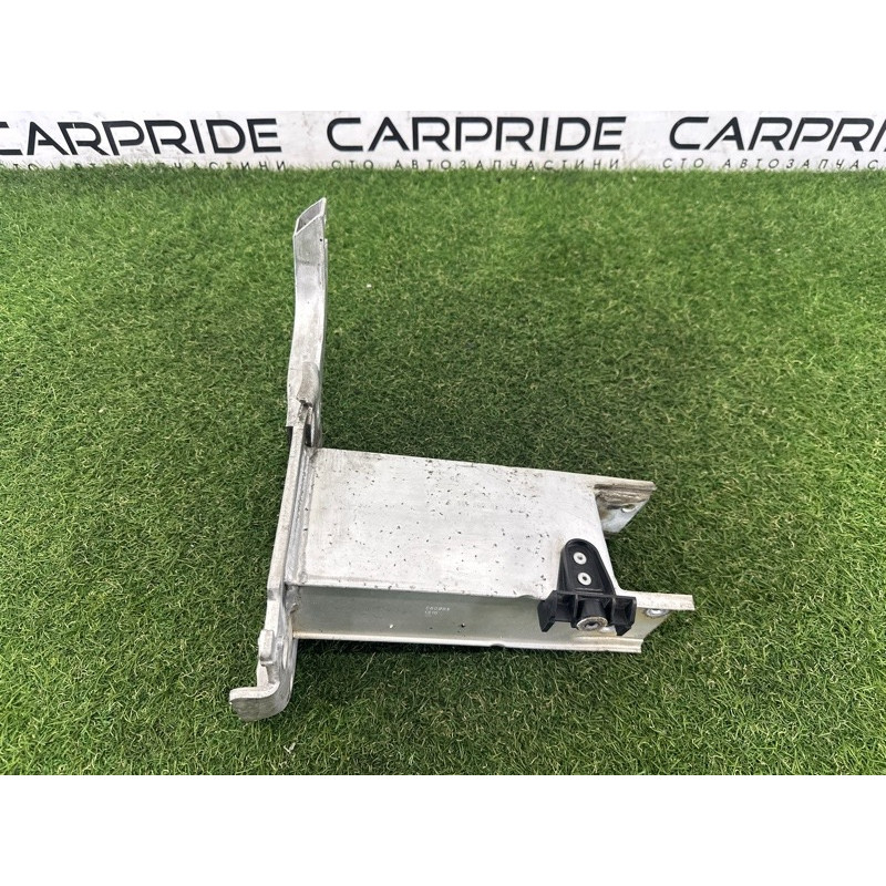 Кронштейн усилителя бампера (стекла и зеркала) AUDI A7 4G 2012 3.0 CGXB 4G0807134F