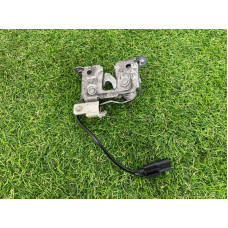 Замок капота