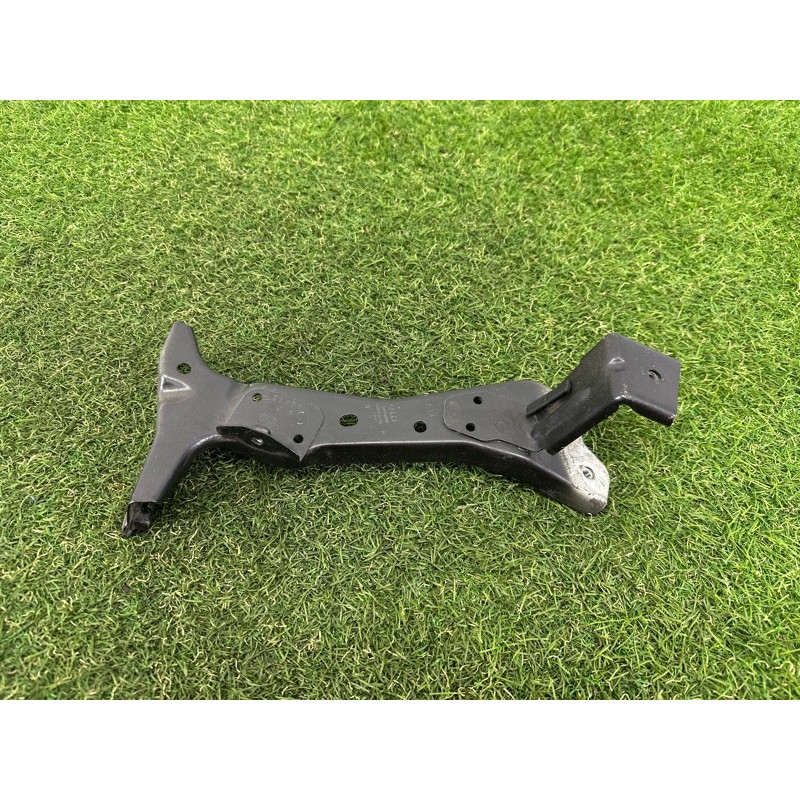 Крепление крыла (кузов и элементы) AUDI A3 8V 2015 1.8 CNSB 8V0821136C