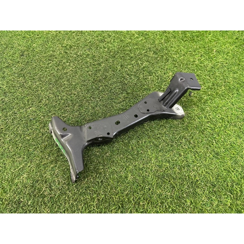 Крепление крыла (кузов и элементы) AUDI A3 8V 2015 1.8 CNSB 8V0821136C