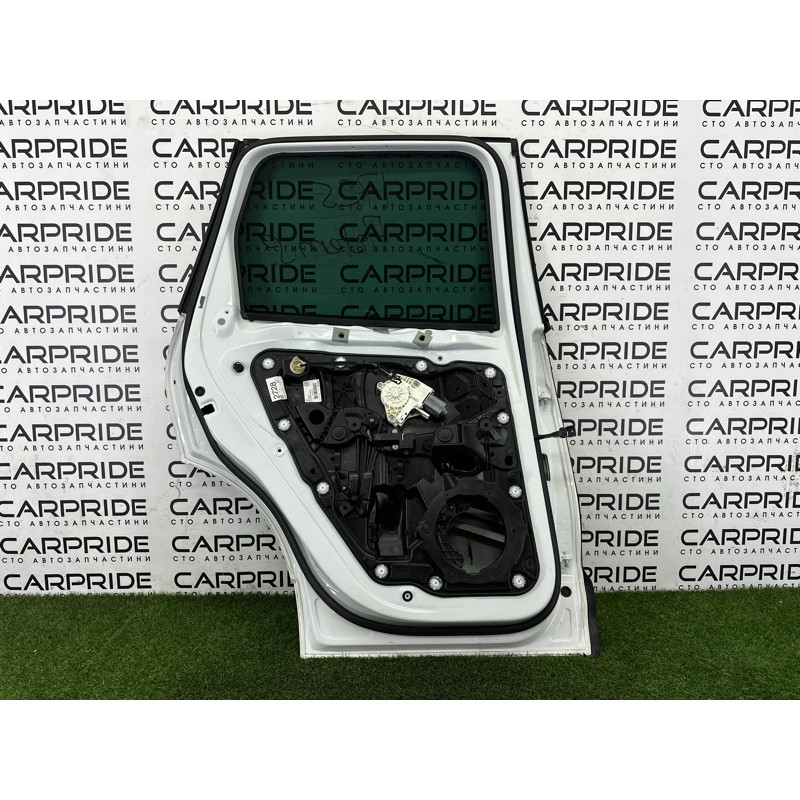 Дверь (наружные элементы кузова) Volkswagen Touareg NF 2015 3.6 CGRA 7P0833055