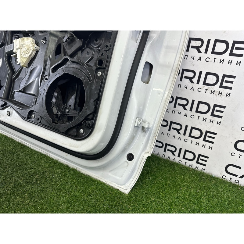 Дверь (наружные элементы кузова) Volkswagen Touareg NF 2015 3.6 CGRA 7P0831055