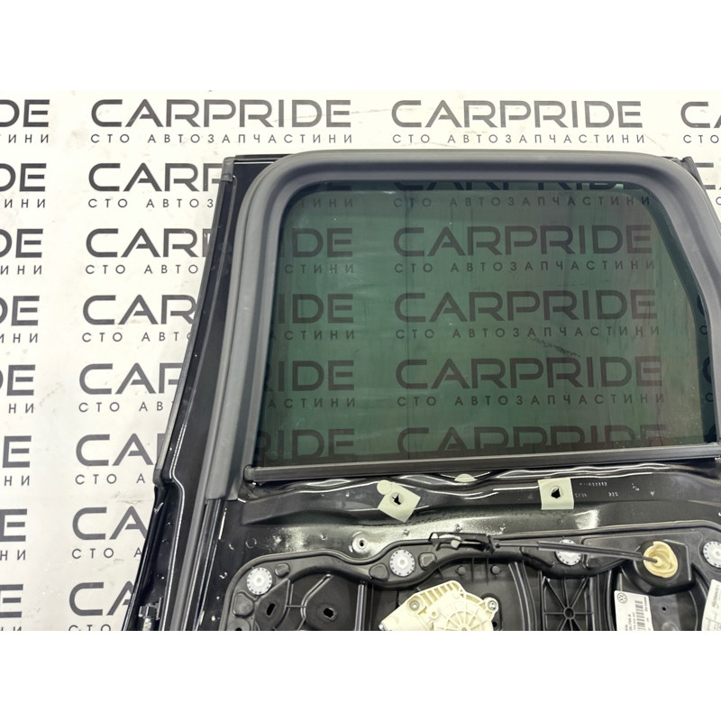 Дверь (наружные элементы кузова) Volkswagen Touareg NF 2015 3.6 CGRA 7P0833056