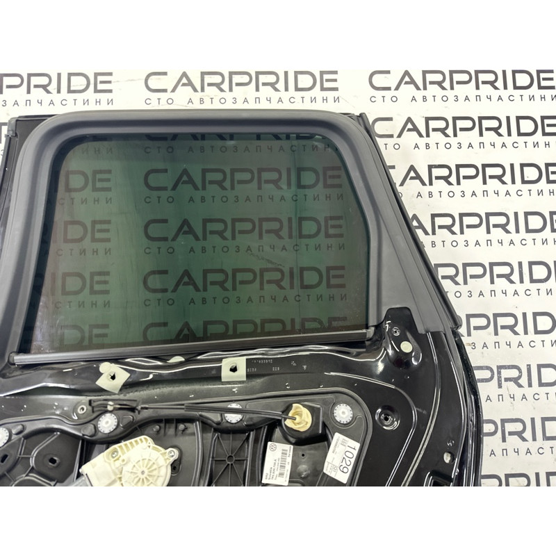 Дверь (наружные элементы кузова) Volkswagen Touareg NF 2015 3.6 CGRA 7P0833056