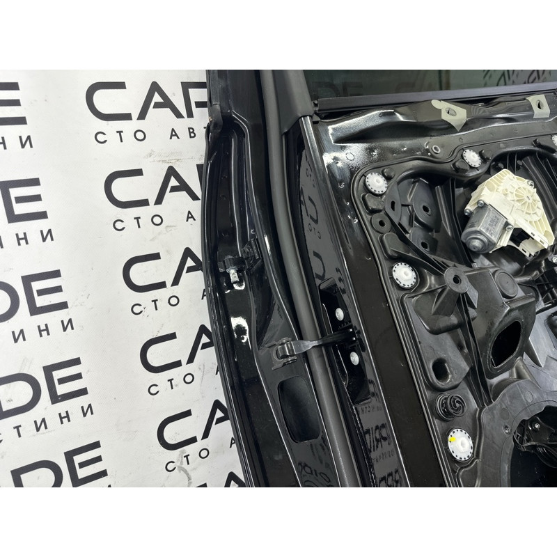 Дверь (наружные элементы кузова) Volkswagen Touareg NF 2015 3.6 CGRA 7P0833056