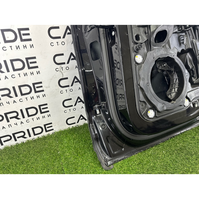 Дверь (наружные элементы кузова) Volkswagen Touareg NF 2015 3.6 CGRA 7P0833056