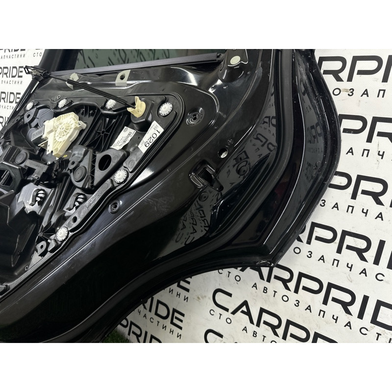 Дверь (наружные элементы кузова) Volkswagen Touareg NF 2015 3.6 CGRA 7P0833056