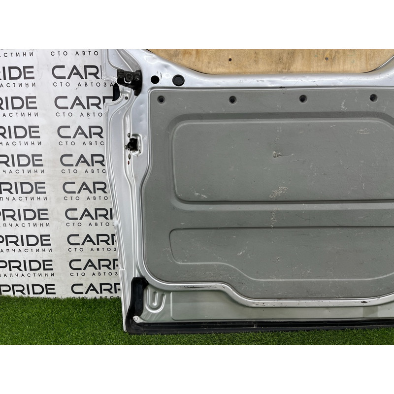 Дверь голая (наружные элементы кузова) Opel Vivaro 1 2007 1.9 D 7751472219