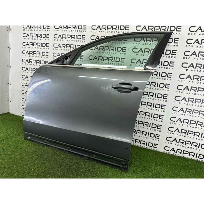 Дверь (наружные элементы кузова) AUDI Q5 8R 2012 2.0 CAEB 8R0831051E