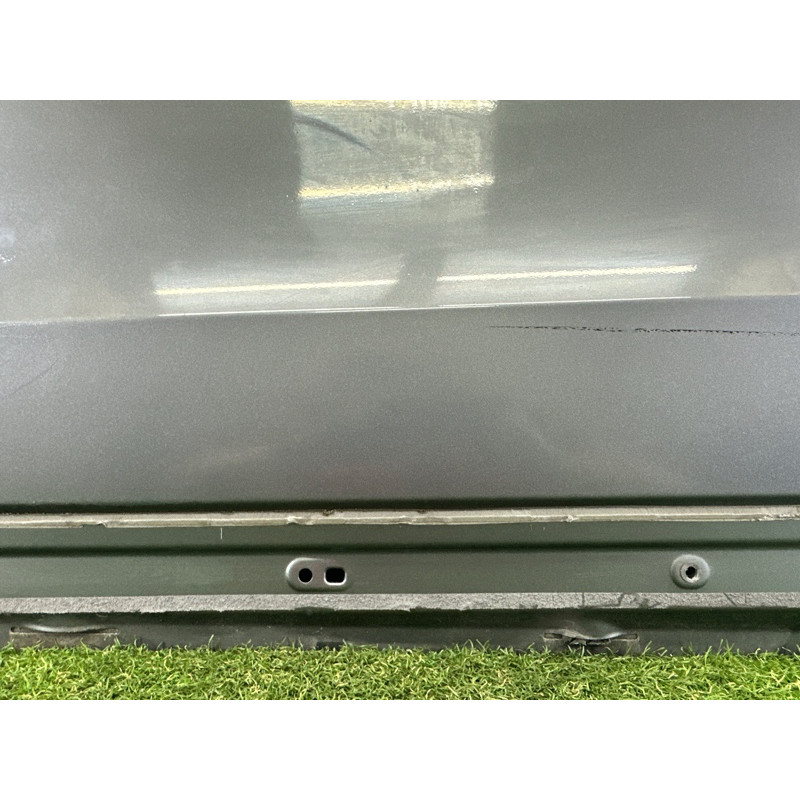 Дверь (наружные элементы кузова) AUDI Q5 8R 2012 2.0 CAEB 8R0831051E