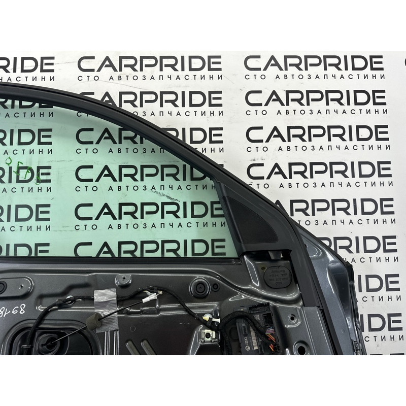 Дверь (наружные элементы кузова) AUDI Q5 8R 2012 2.0 CAEB 8R0831051E