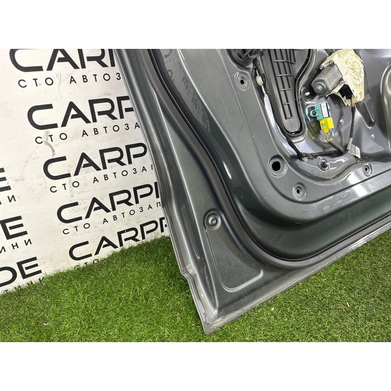 Дверь (наружные элементы кузова) AUDI Q5 8R 2012 2.0 CAEB 8R0831051E