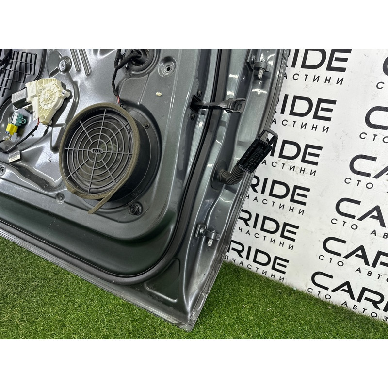 Дверь (наружные элементы кузова) AUDI Q5 8R 2012 2.0 CAEB 8R0831051E