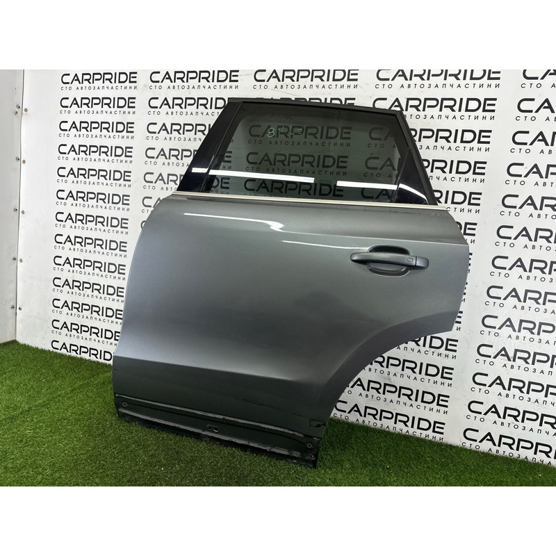 Дверь (наружные элементы кузова) AUDI Q5 8R 2012 2.0 CAEB 8R0833051B