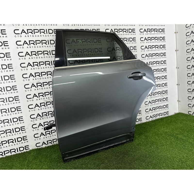 Дверь (наружные элементы кузова) AUDI Q5 8R 2012 2.0 CAEB 8R0833051B