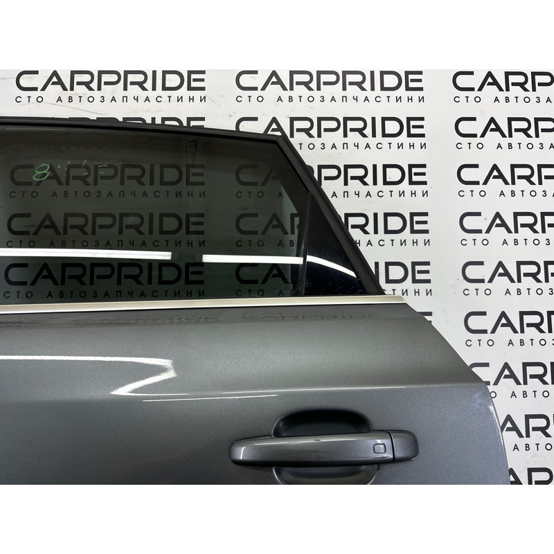 Дверь (наружные элементы кузова) AUDI Q5 8R 2012 2.0 CAEB 8R0833051B