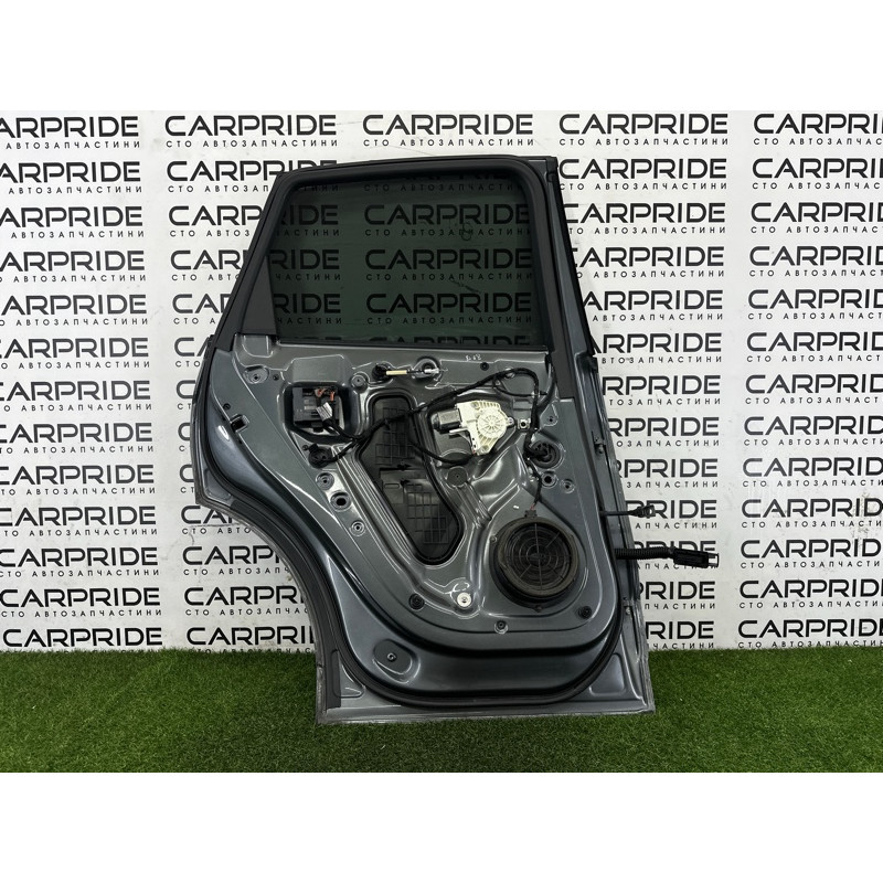 Дверь (наружные элементы кузова) AUDI Q5 8R 2012 2.0 CAEB 8R0833051B