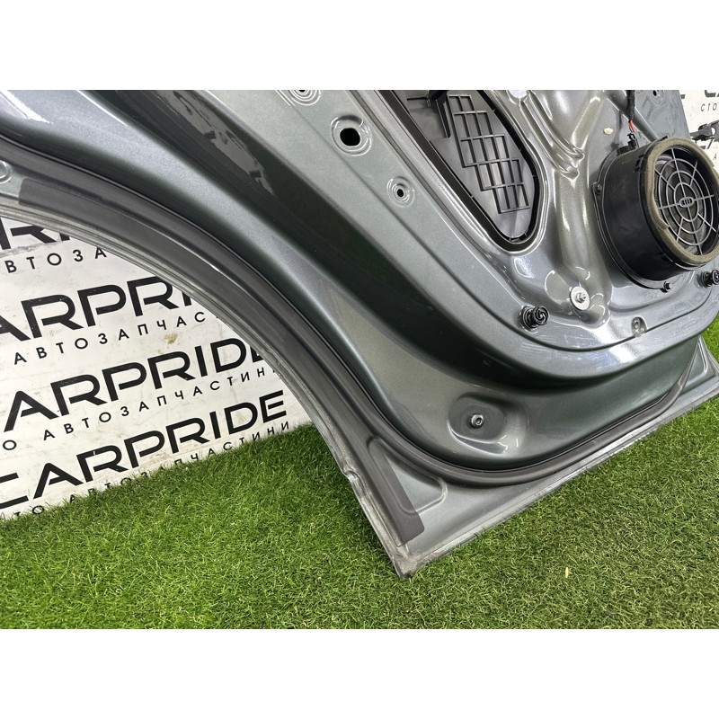 Дверь (наружные элементы кузова) AUDI Q5 8R 2012 2.0 CAEB 8R0833051B