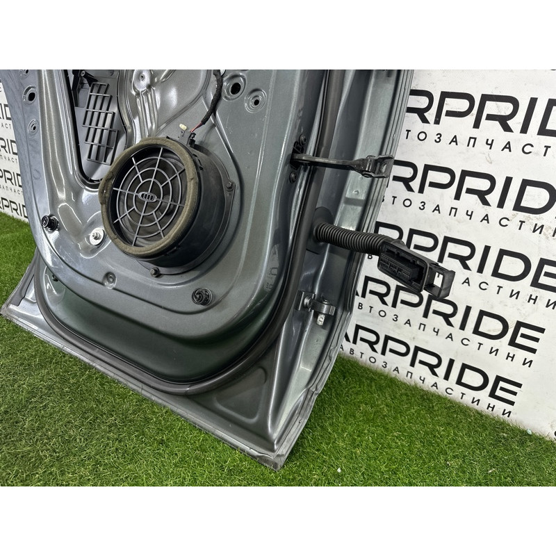 Дверь (наружные элементы кузова) AUDI Q5 8R 2012 2.0 CAEB 8R0833051B