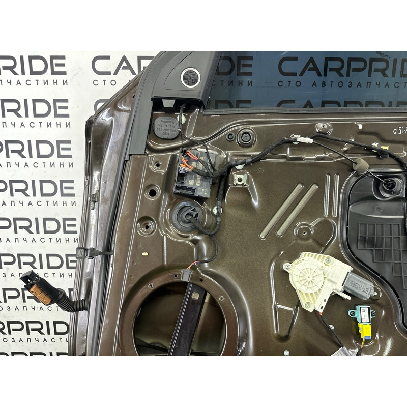 Дверь (наружные элементы кузова) AUDI Q5 8R 2012 2.0 CAEB 8R0831052E