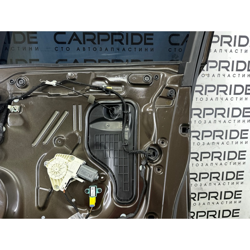 Дверь (наружные элементы кузова) AUDI Q5 8R 2012 2.0 CAEB 8R0831052E