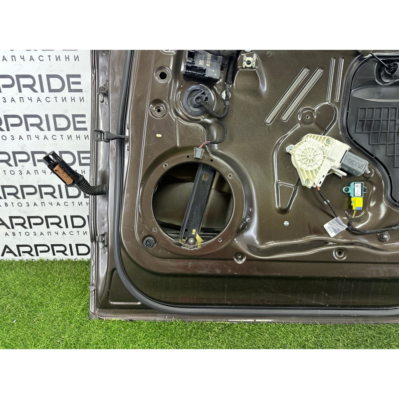 Дверь (наружные элементы кузова) AUDI Q5 8R 2012 2.0 CAEB 8R0831052E