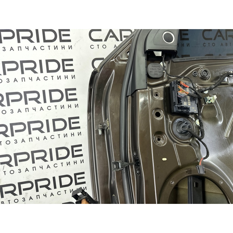 Дверь (наружные элементы кузова) AUDI Q5 8R 2012 2.0 CAEB 8R0831052E