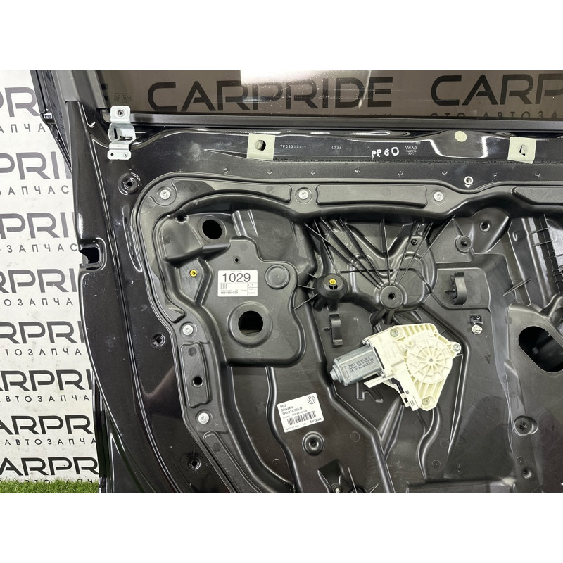 Дверь (наружные элементы кузова) Volkswagen Touareg NF 2015 3.6 CGRA 7P0831055