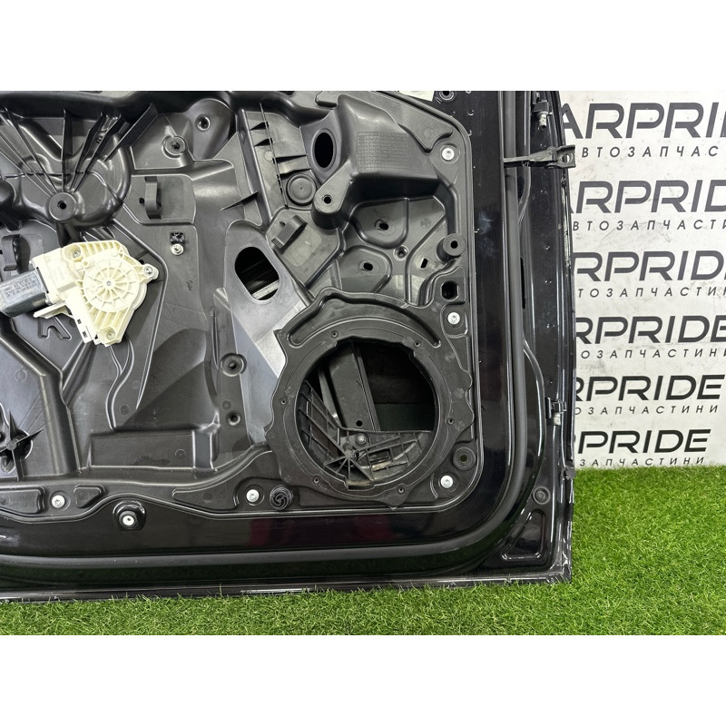 Дверь (наружные элементы кузова) Volkswagen Touareg NF 2015 3.6 CGRA 7P0831055