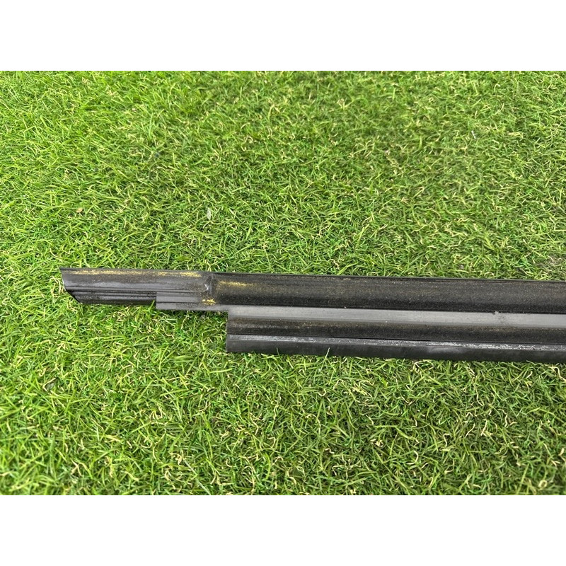 Молдинг стекла (кузов и элементы) AUDI A3 8V 2015 1.8 CNSB 8V5853283B2ZZ