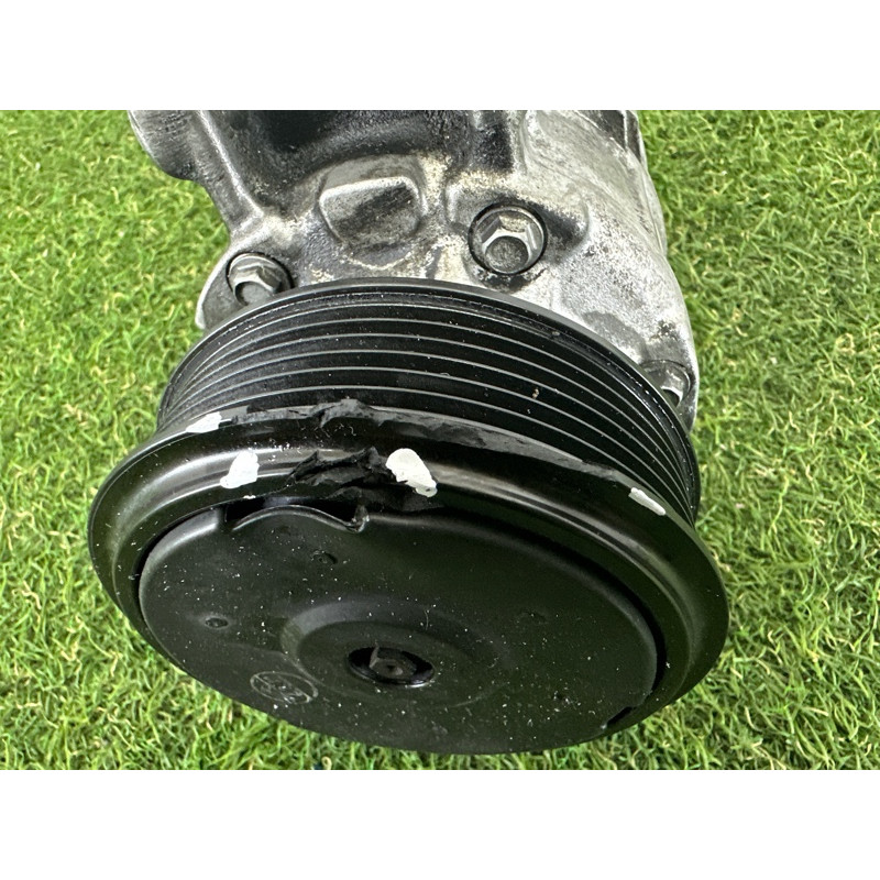 Компрессор кондиционера (отопление и кондиционирование) AUDI Q5 8R 2012 2.0 CAEB 8K0260805L