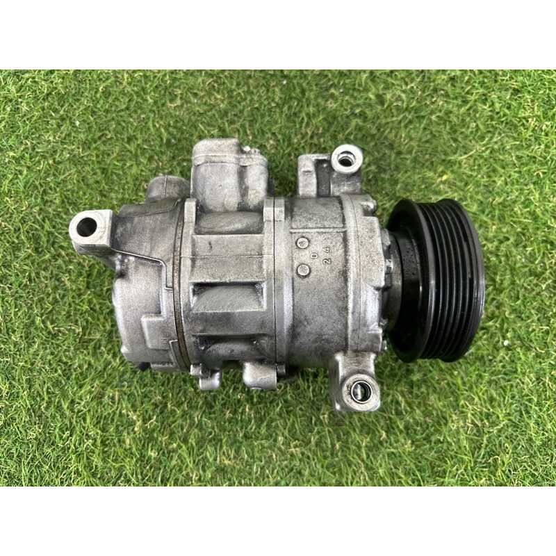 Компрессор кондиционера (отопление и кондиционирование) AUDI Q5 8R 2012 2.0 CAEB 8K0260805L