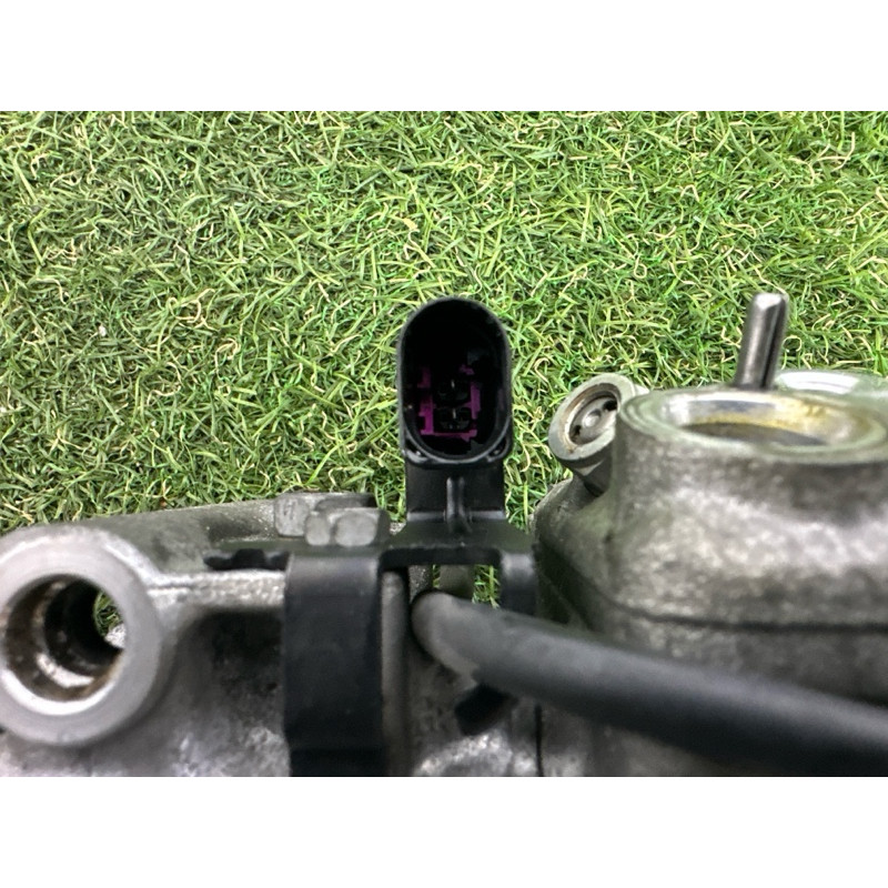 Компрессор кондиционера (отопление и кондиционирование) Volkswagen Touareg NF 2015 3.6 CGRA 7P0820803M